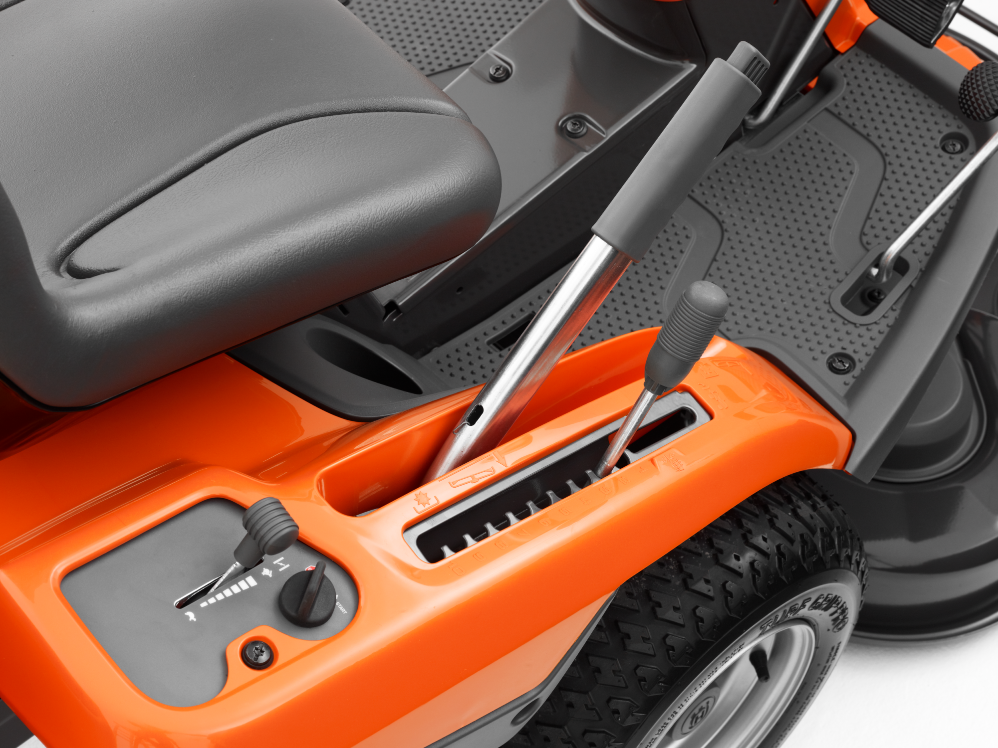 Tondeuse Autoportée à Coupe Frontale - RIDER R214C HUSQVARNA